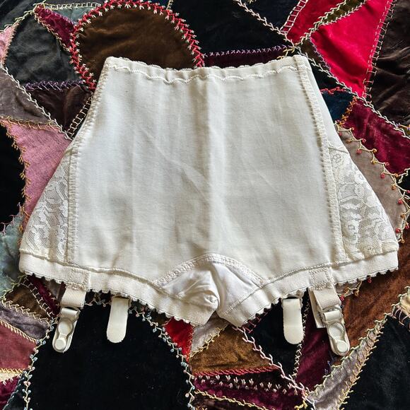 Vintage 40s DEADSTOCK Society Girl Tiny Fit Step In Tap Pant Girdle Garters XXS - Picture 5 of 7